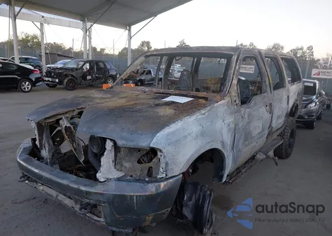 2002 Ford Excursion Limited z USA, uszkodzony, nr VIN 1FMSU43FX2ED63878